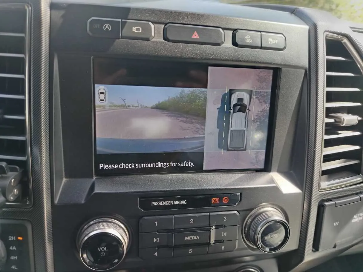 Car image 26