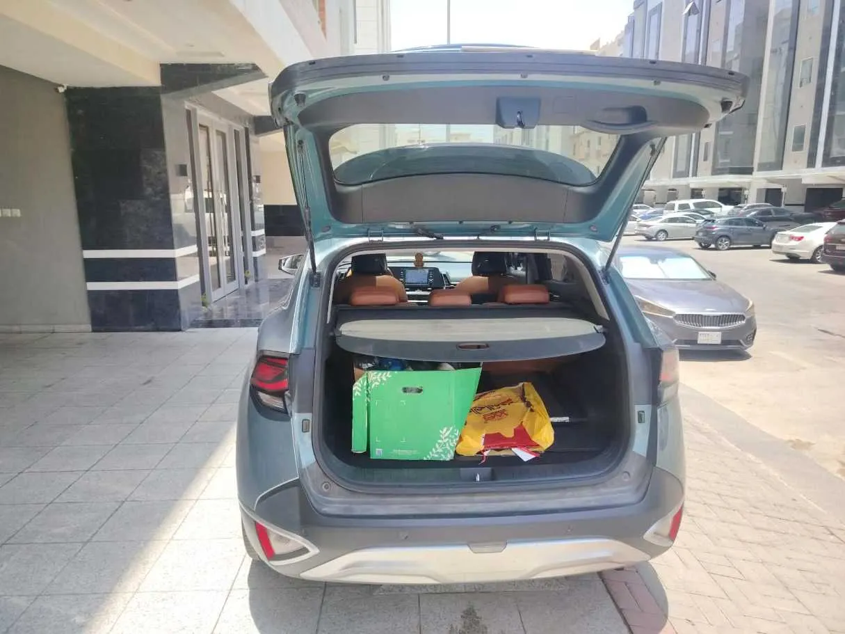 Car image 32