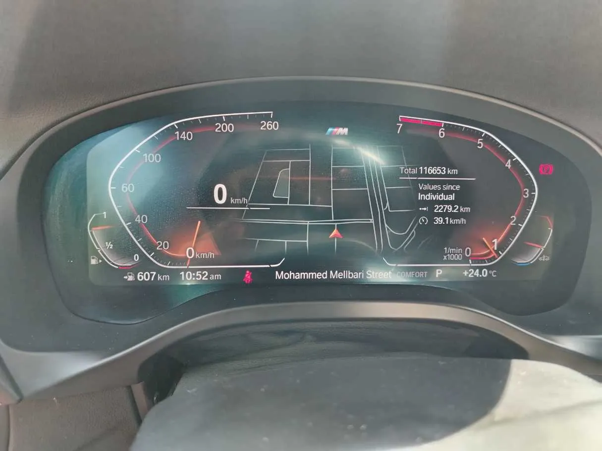 Car image 26