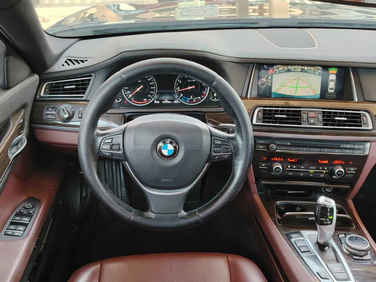 Car image 25