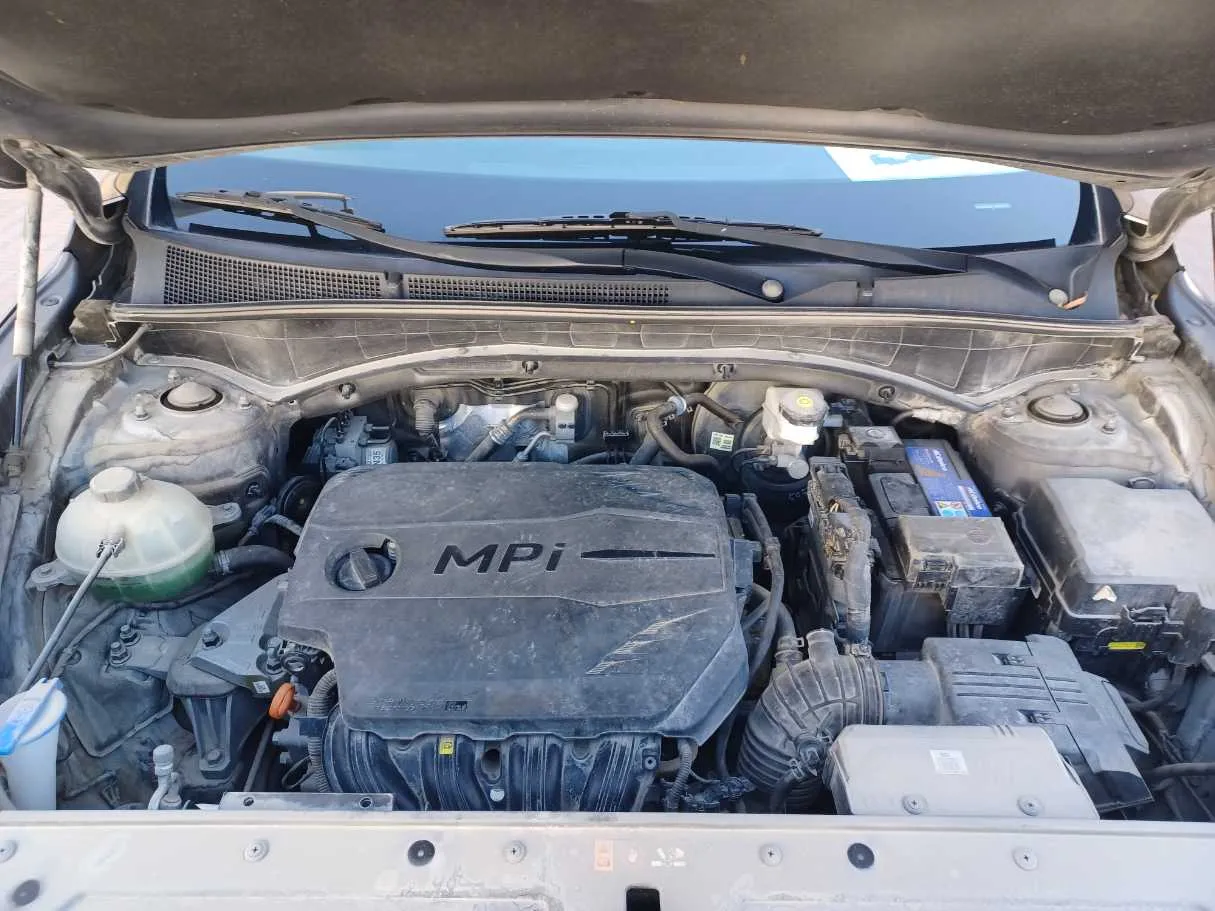 Car image 25