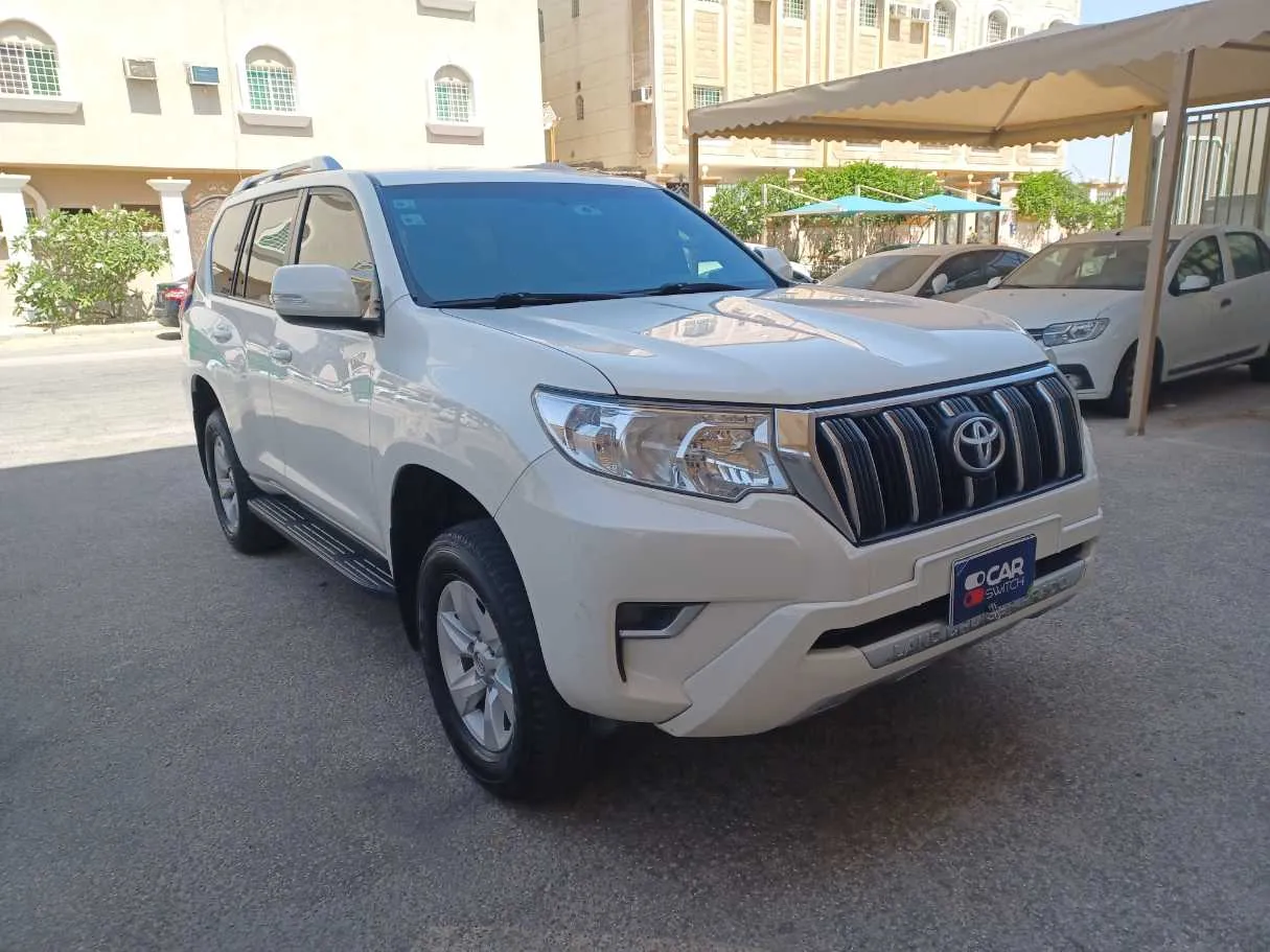 Car image 3
