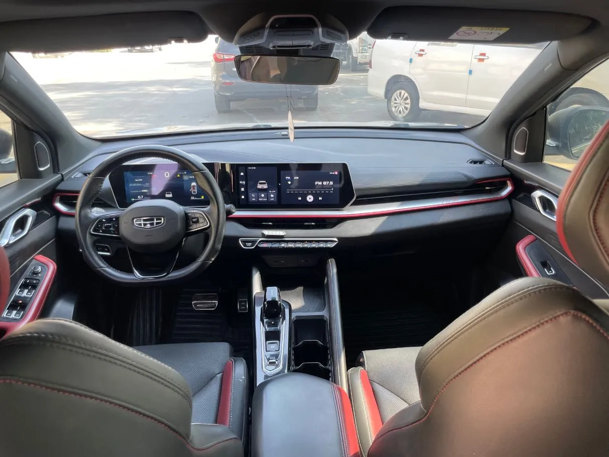 Car image 18