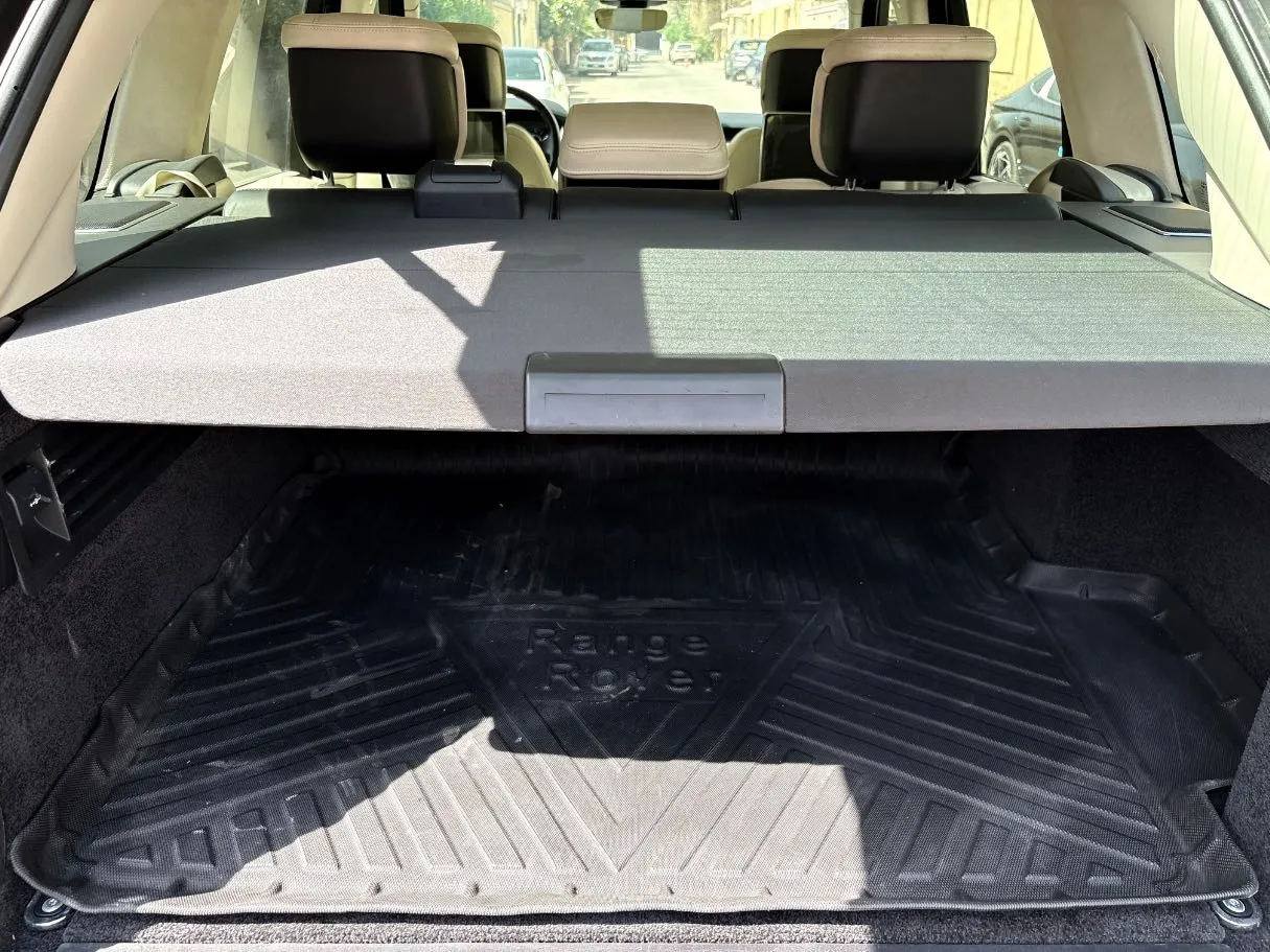 Car image 25