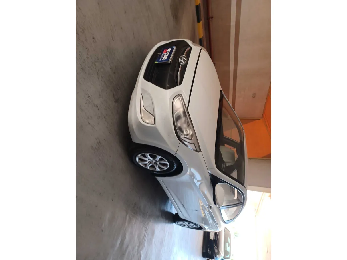 Car image 24