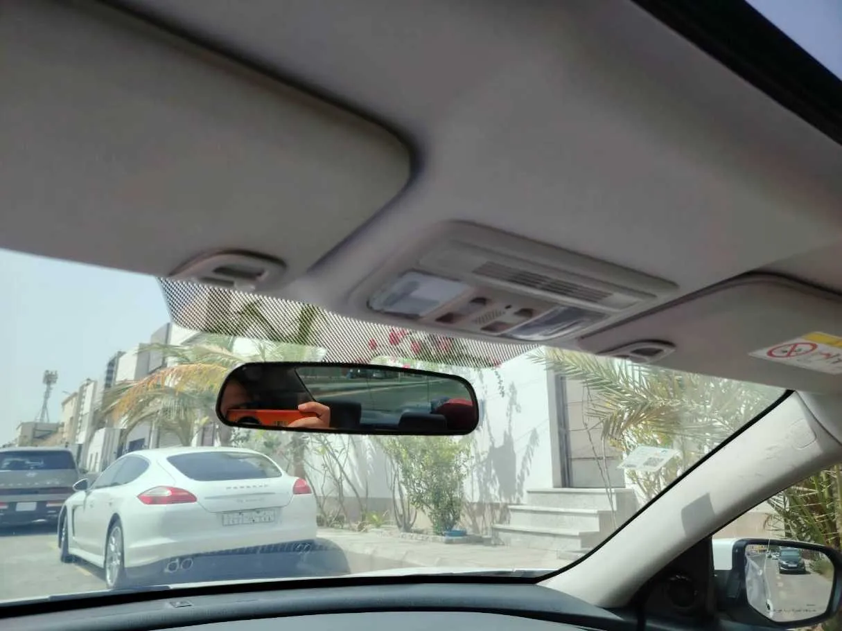 Car image 30