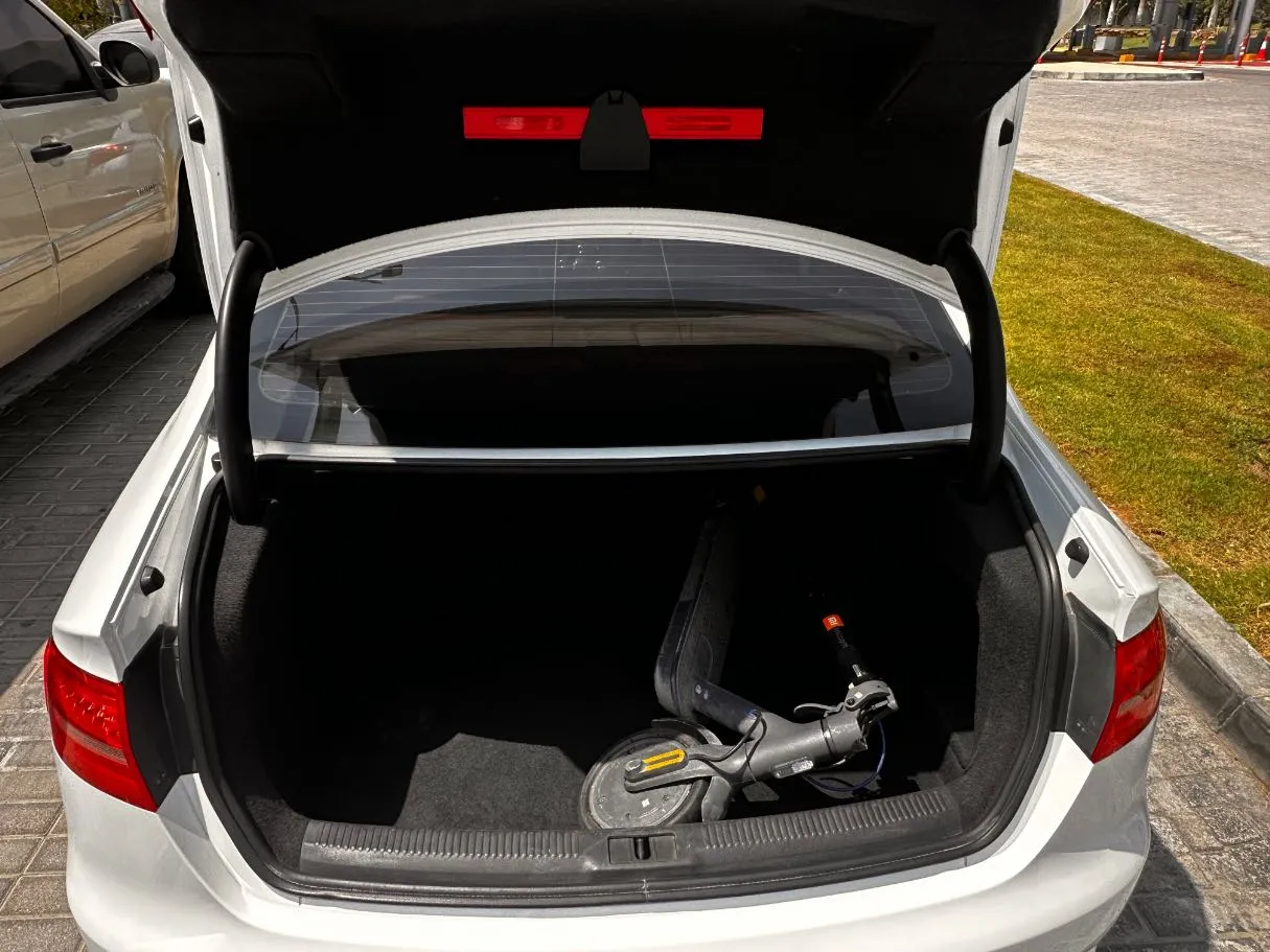 Car image 23