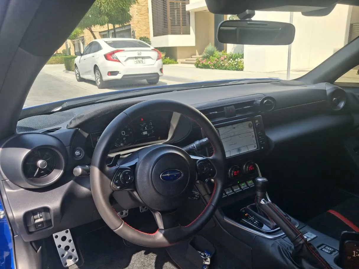 Car image 11