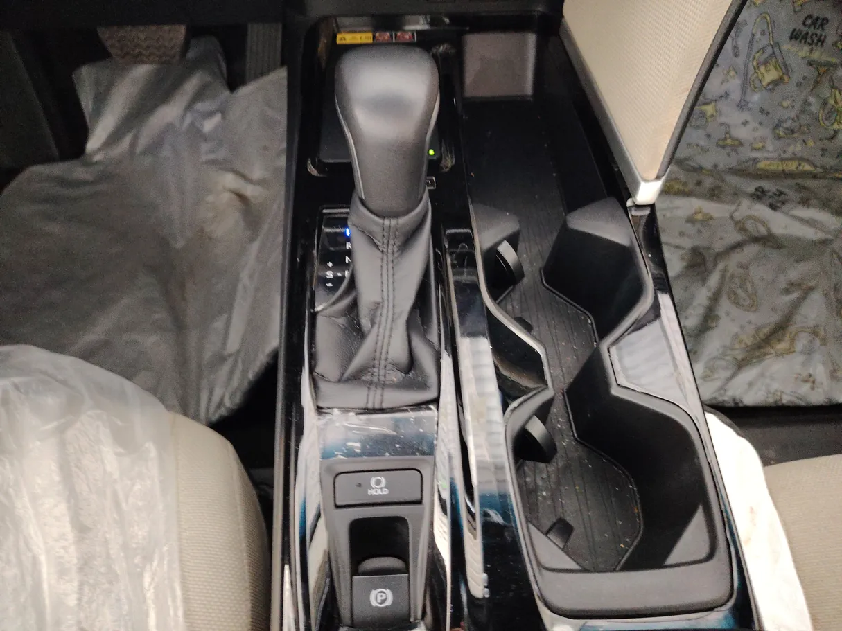 Car image 26