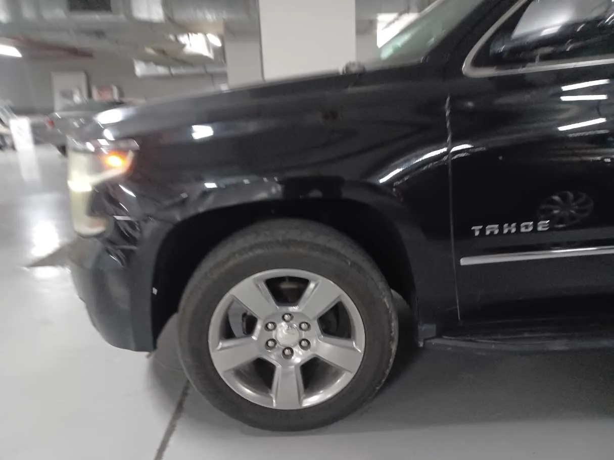Car image 9