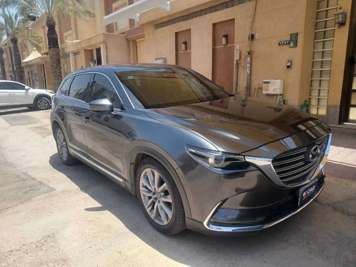 Car image 3