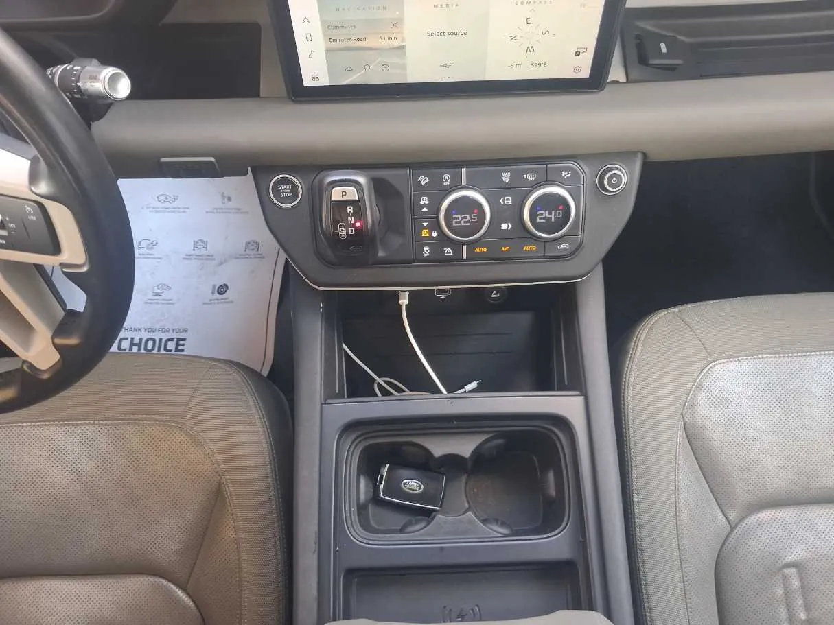 Car image 16