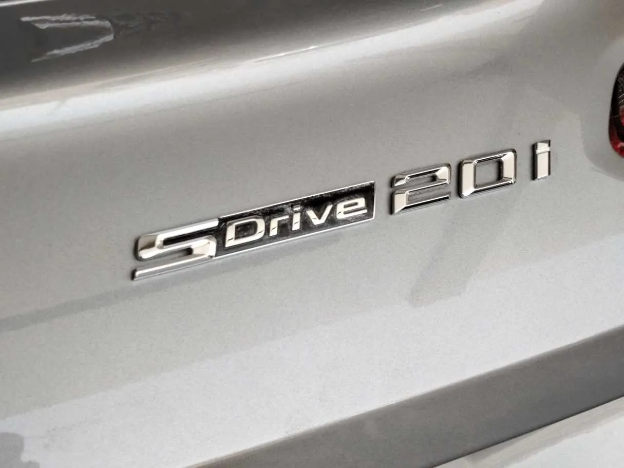 Car image 28