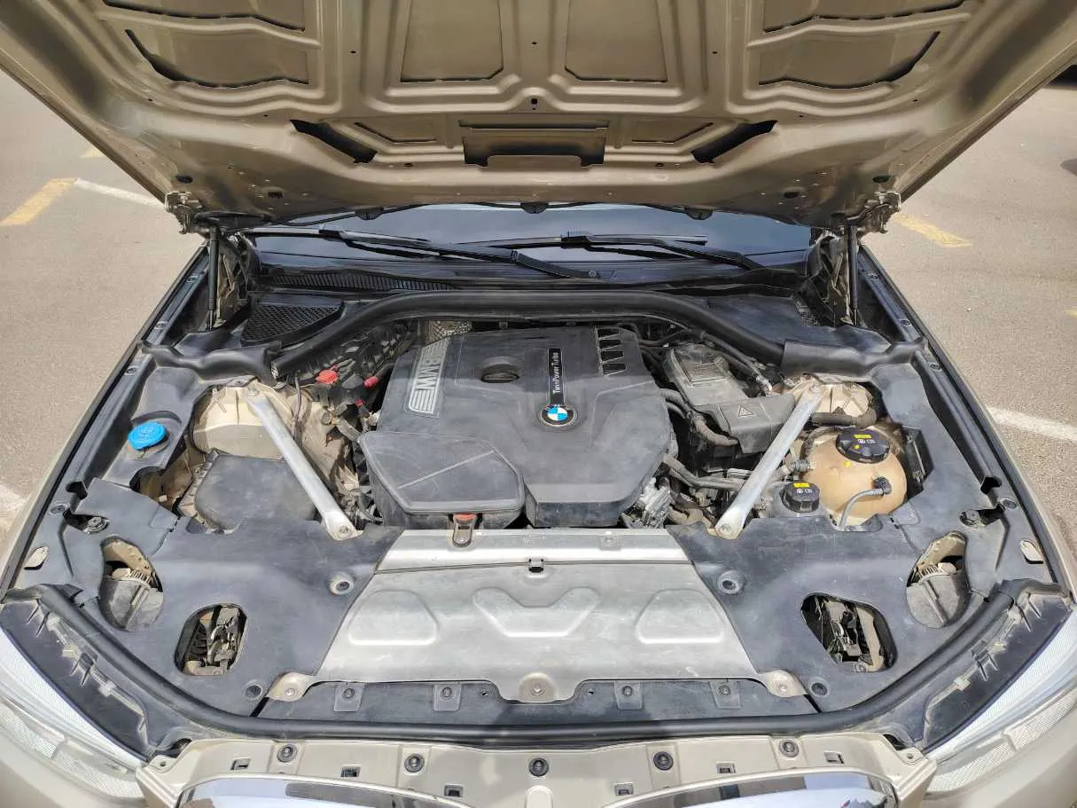 Car image 37