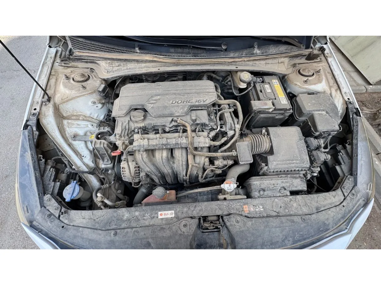 Car image 26