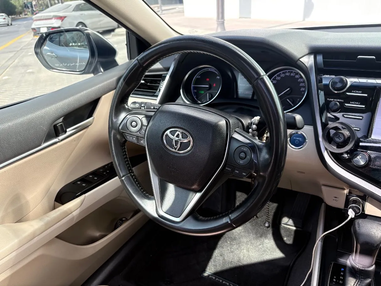 Car image 22