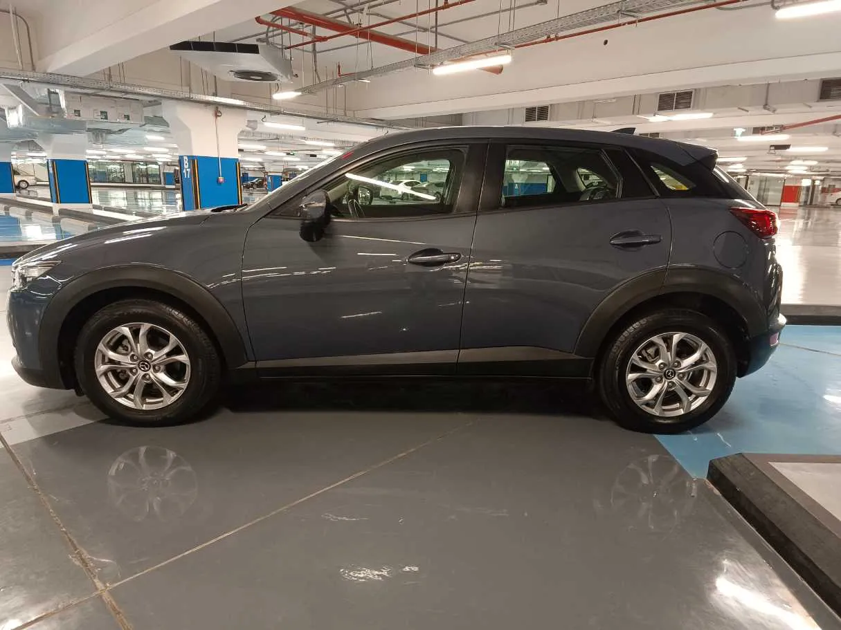 Car image 8