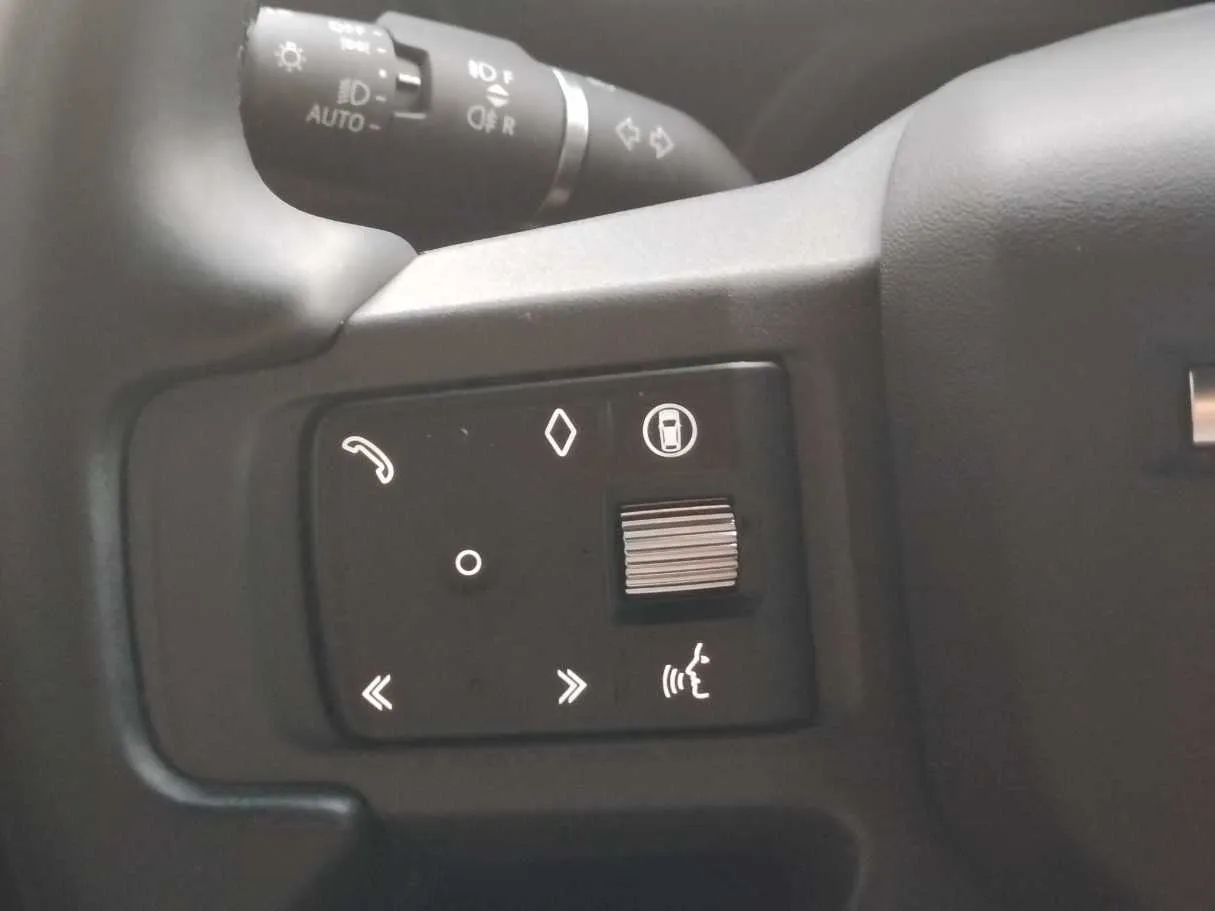 Car image 29