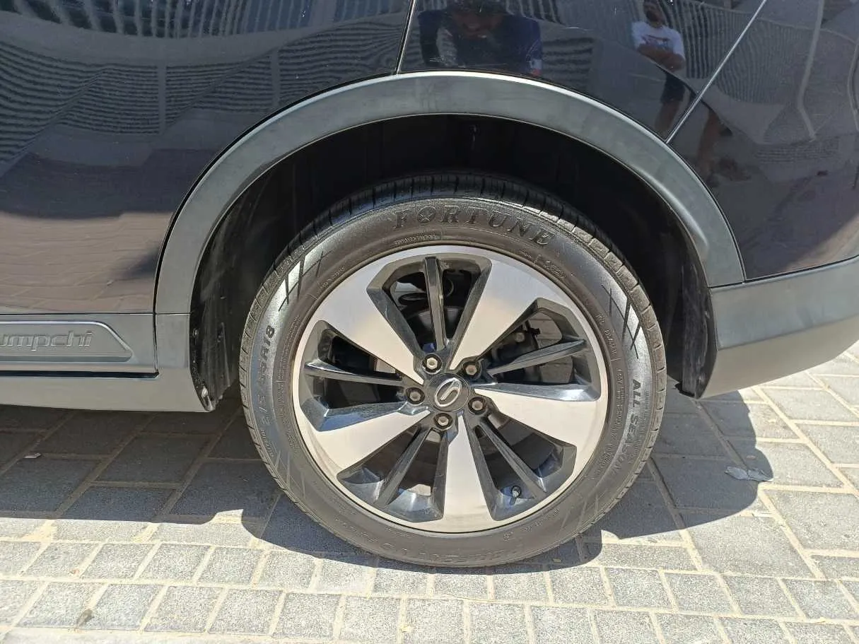 Car image 7