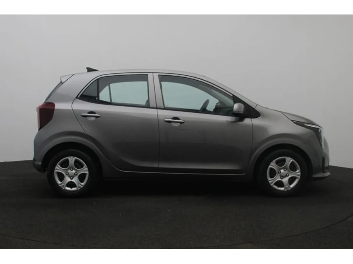 Car image 13
