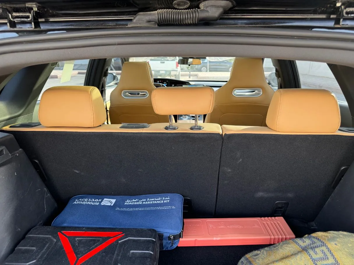 Car image 24