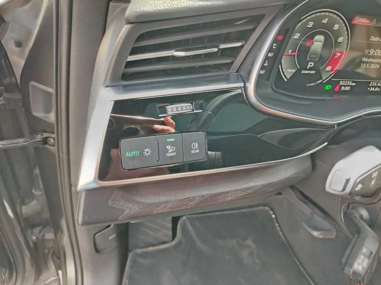 Car image 43