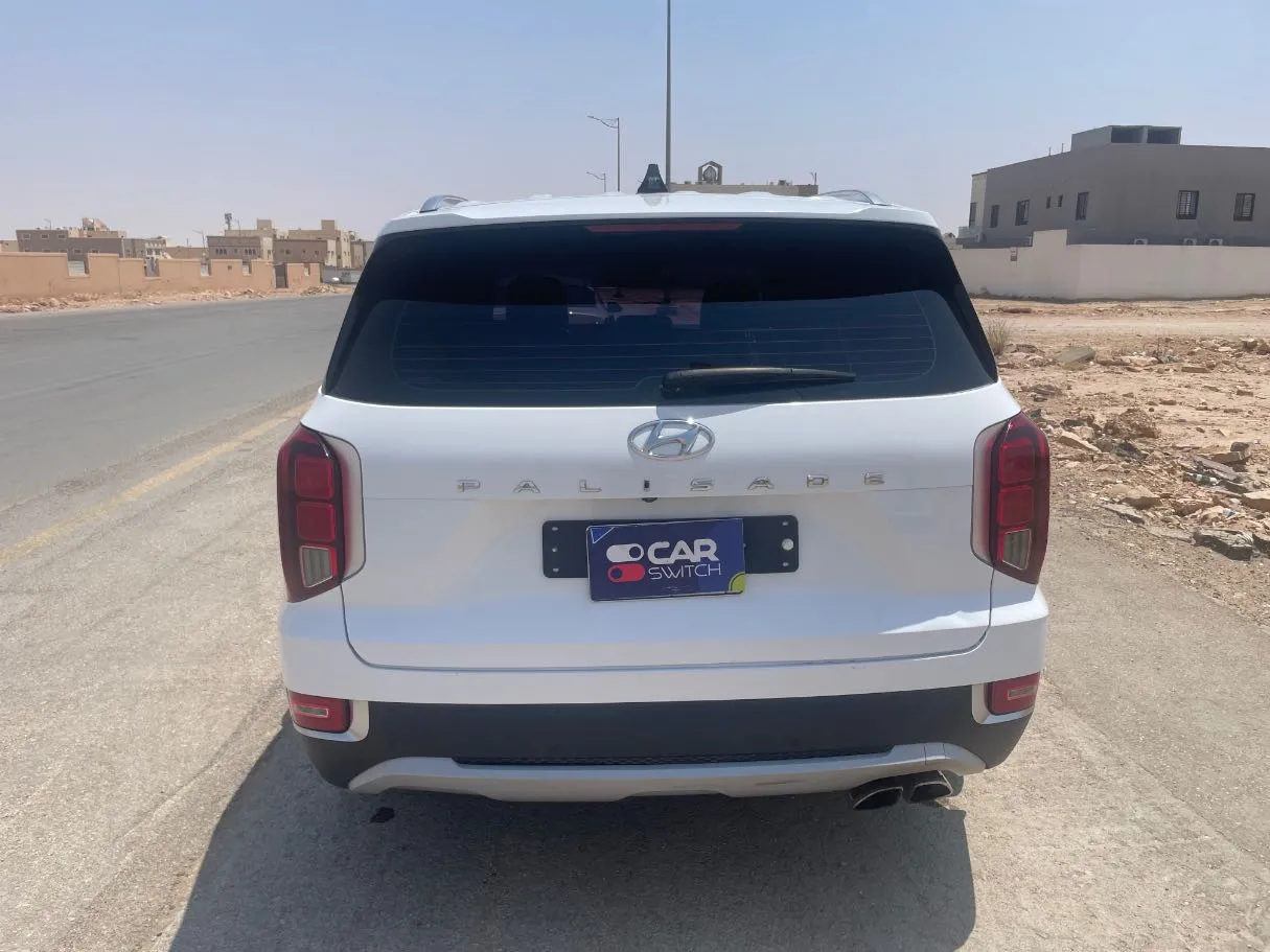 Car image 6