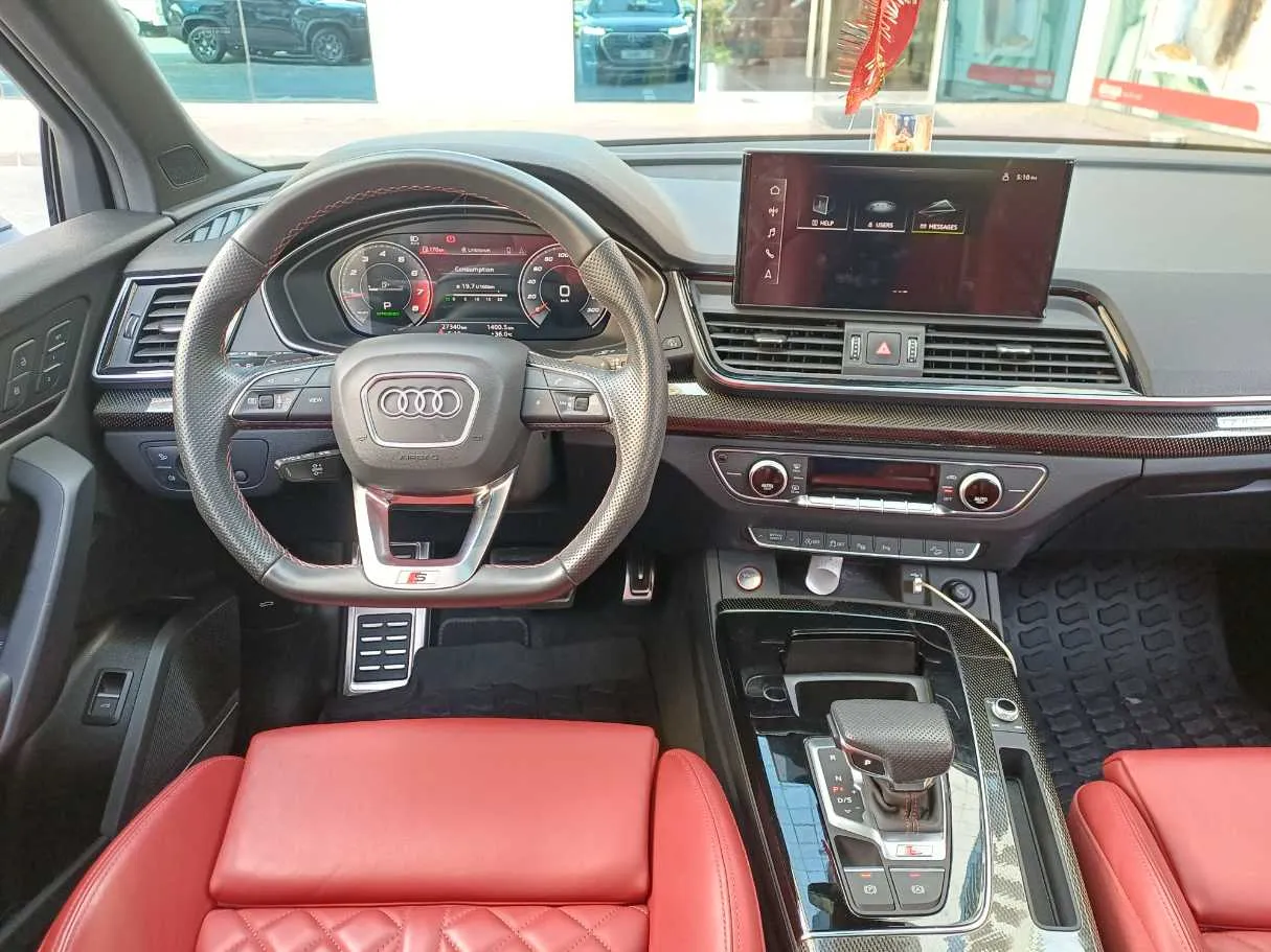Car image 17