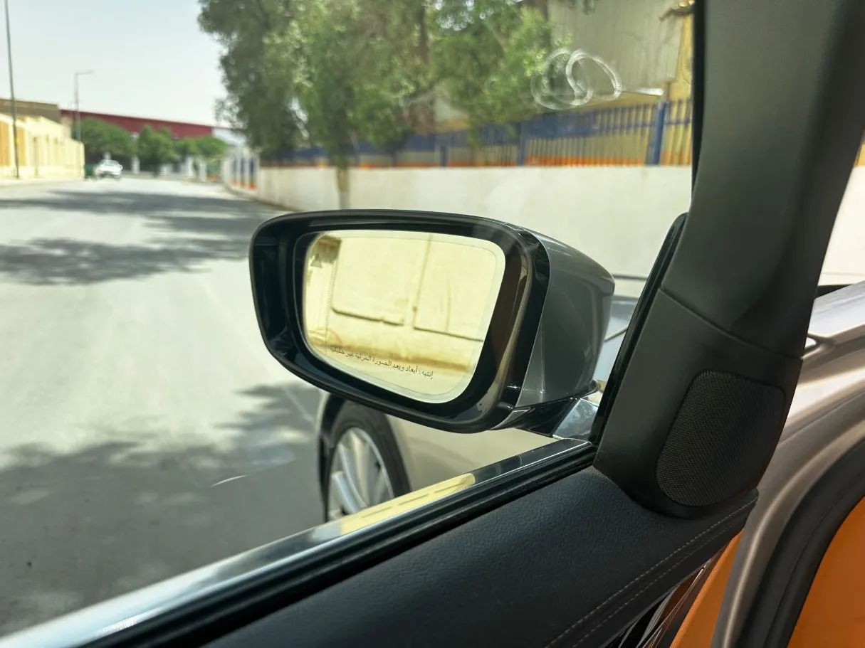 Car image 29