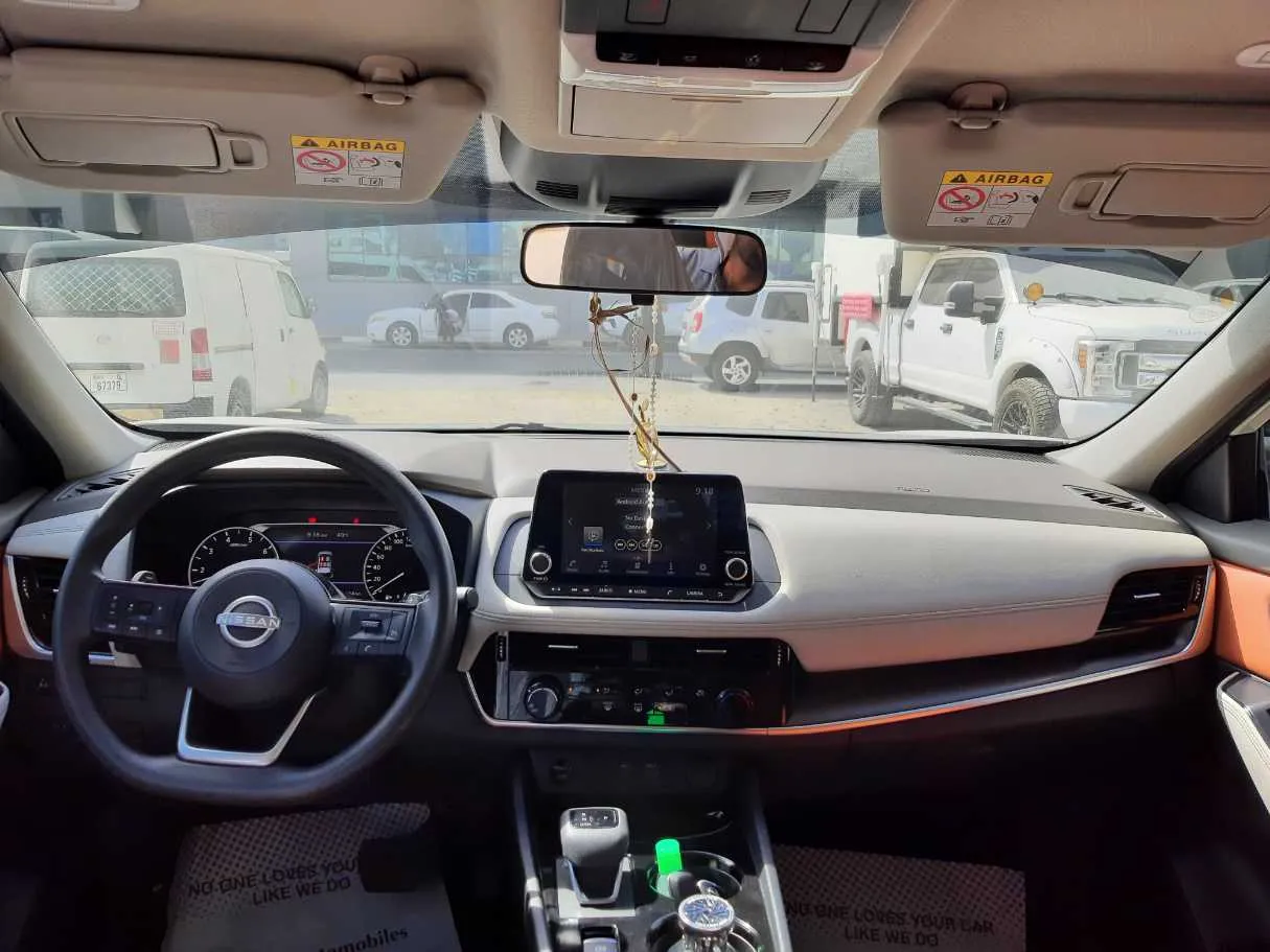 Car image 15