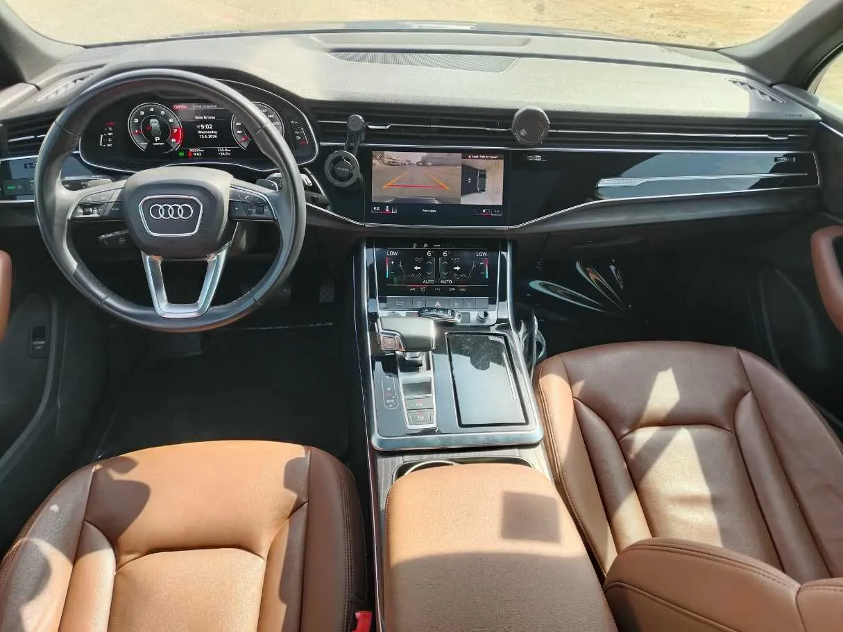 Car image 35
