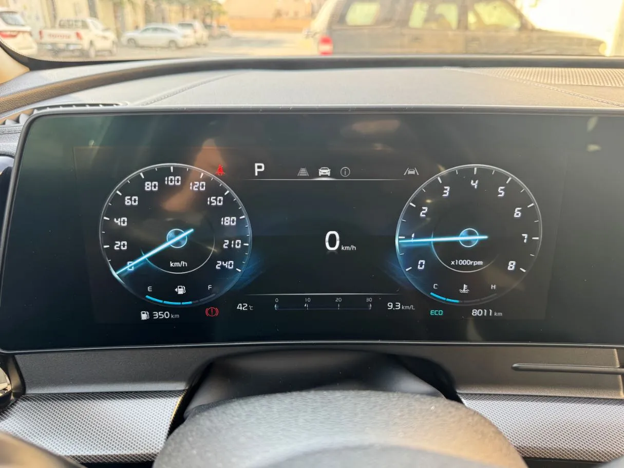 Car image 18