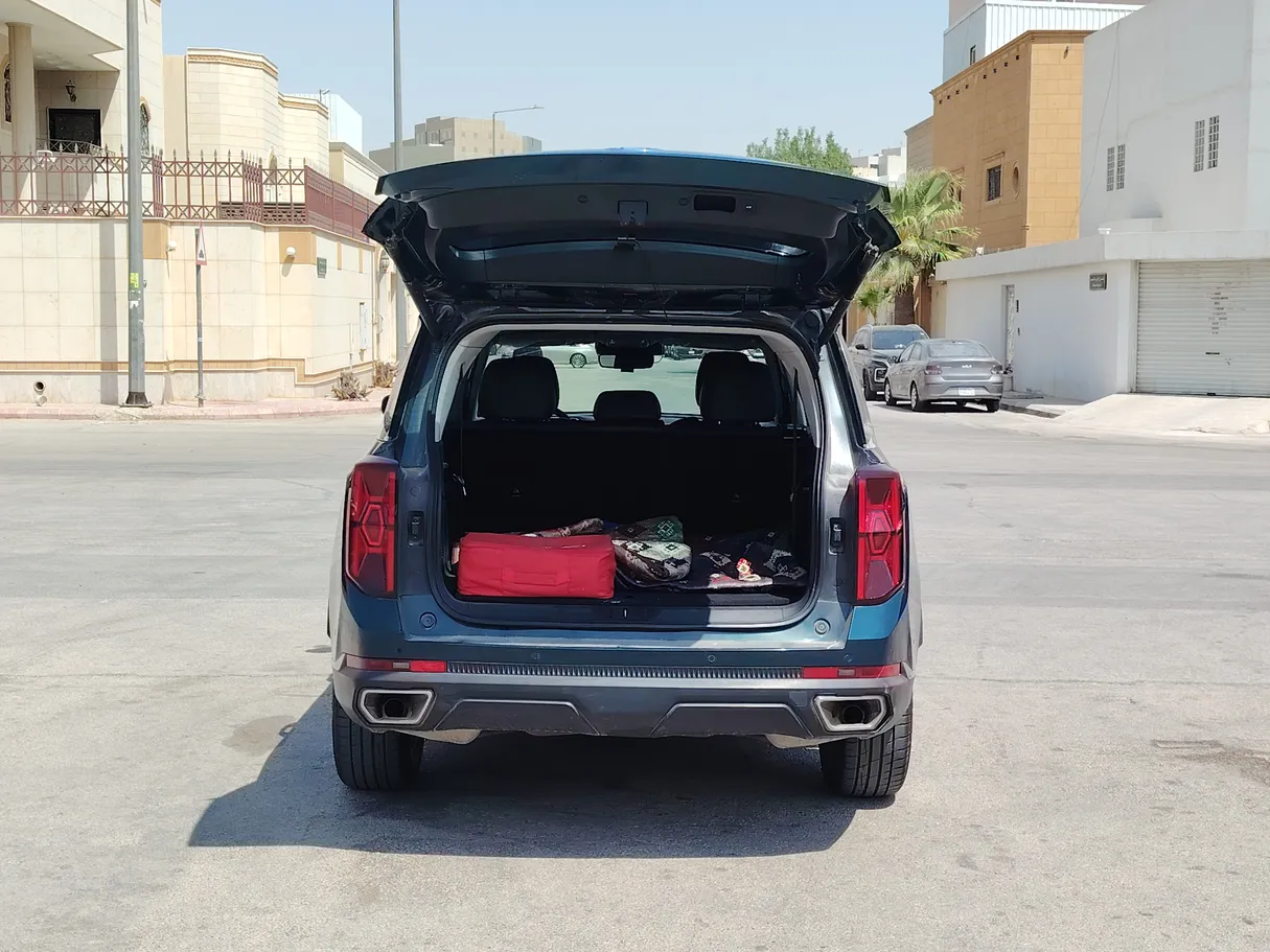 Car image 25