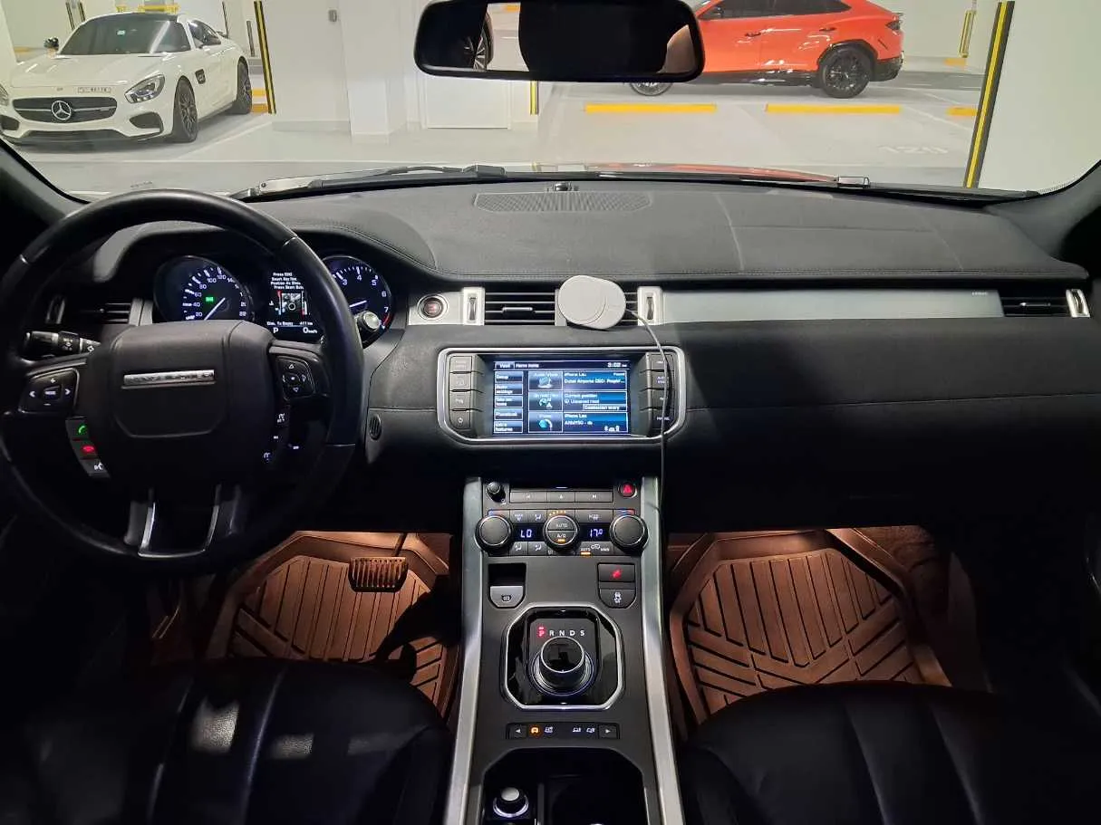 Car image 15