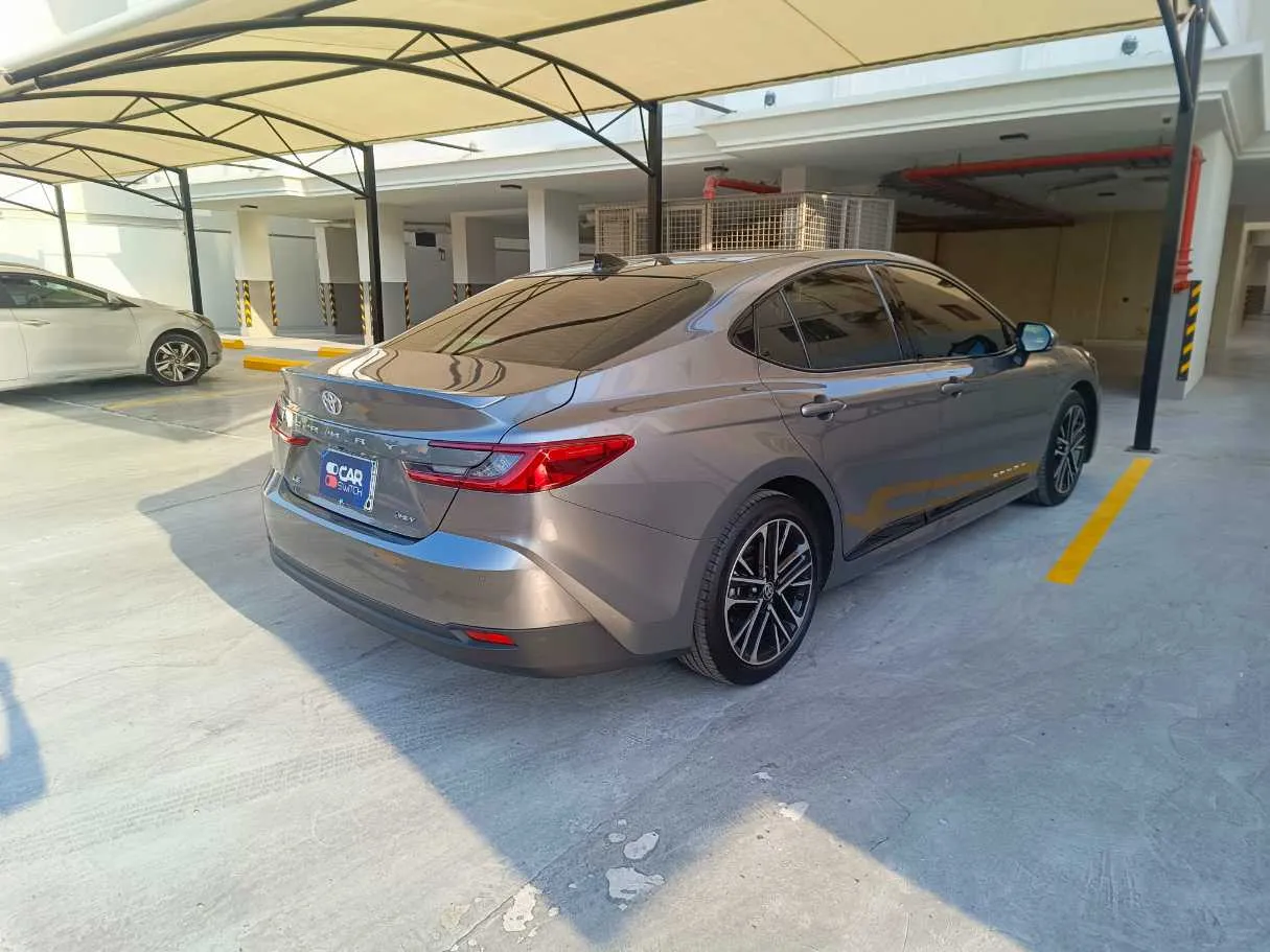 Car image 7