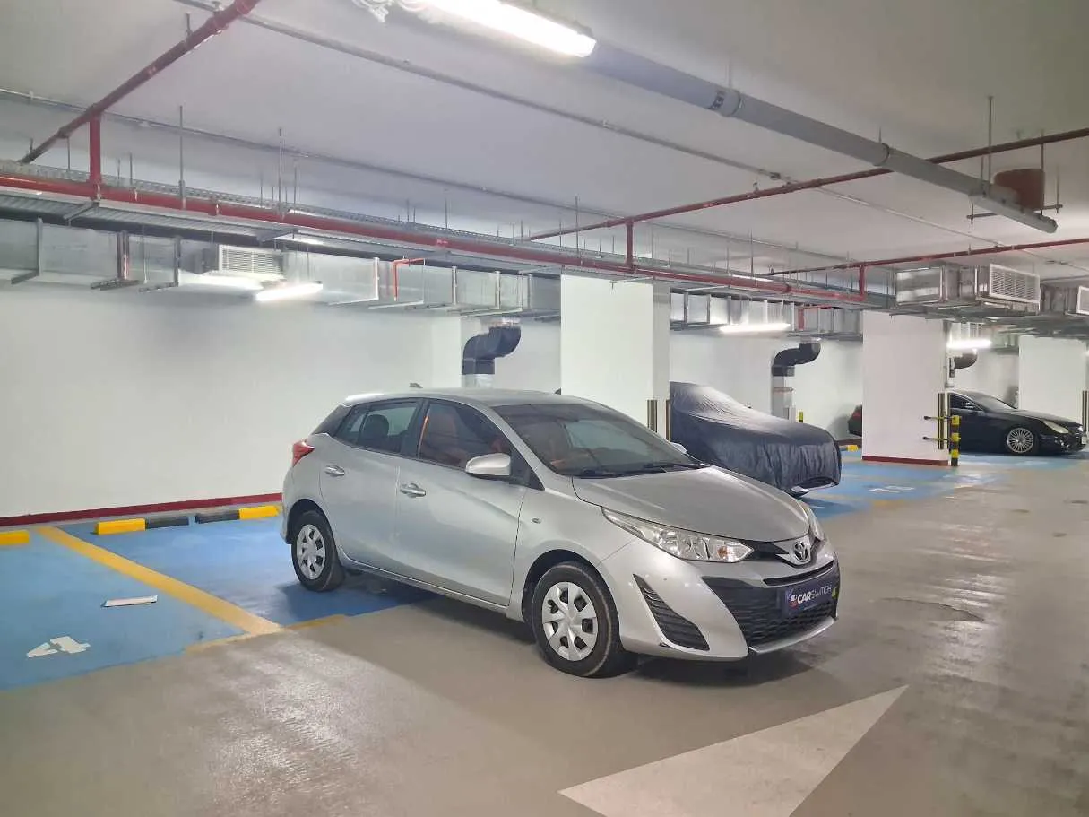 Car image 3