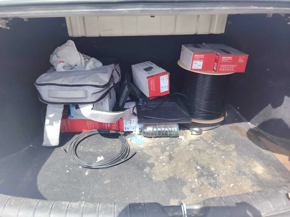 Car image 24