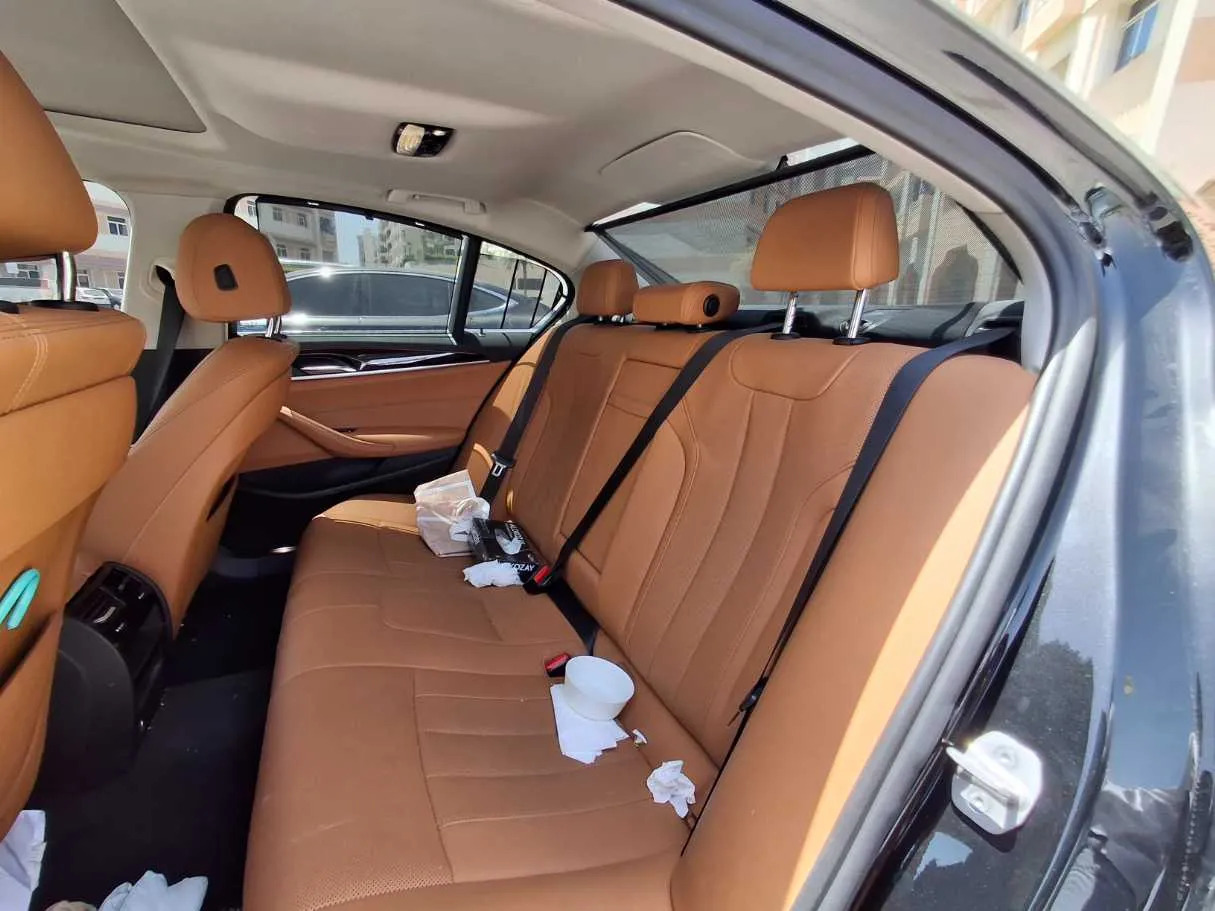 Car image 13