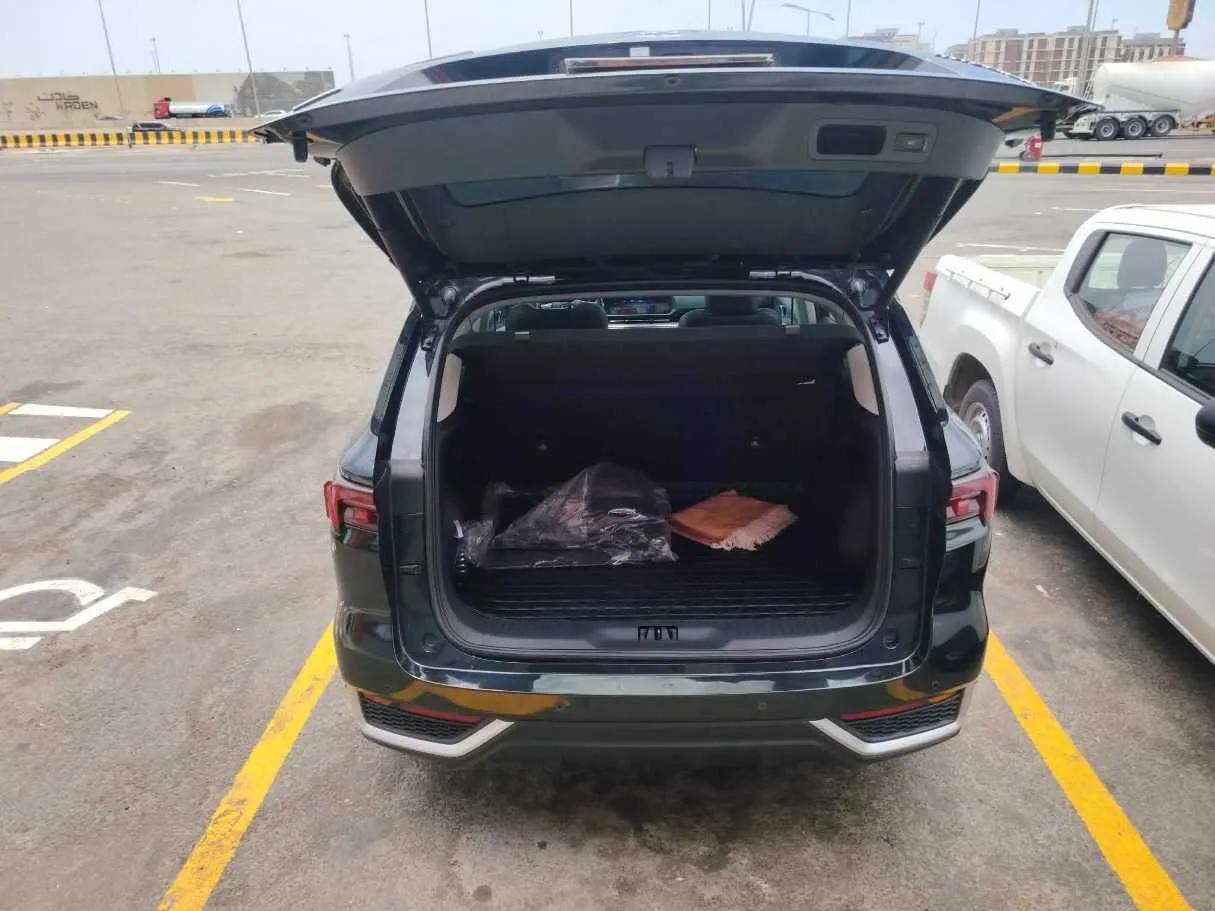 Car image 28