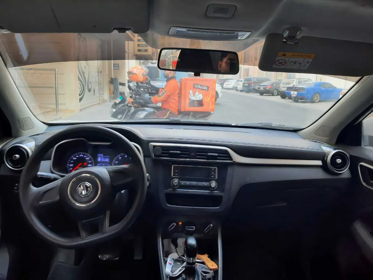 Car image 15