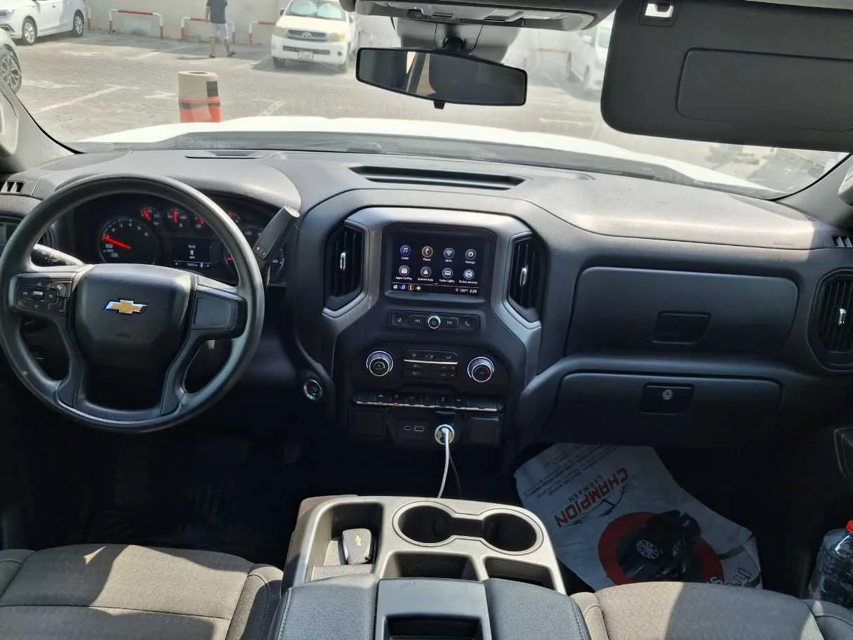 Car image 15