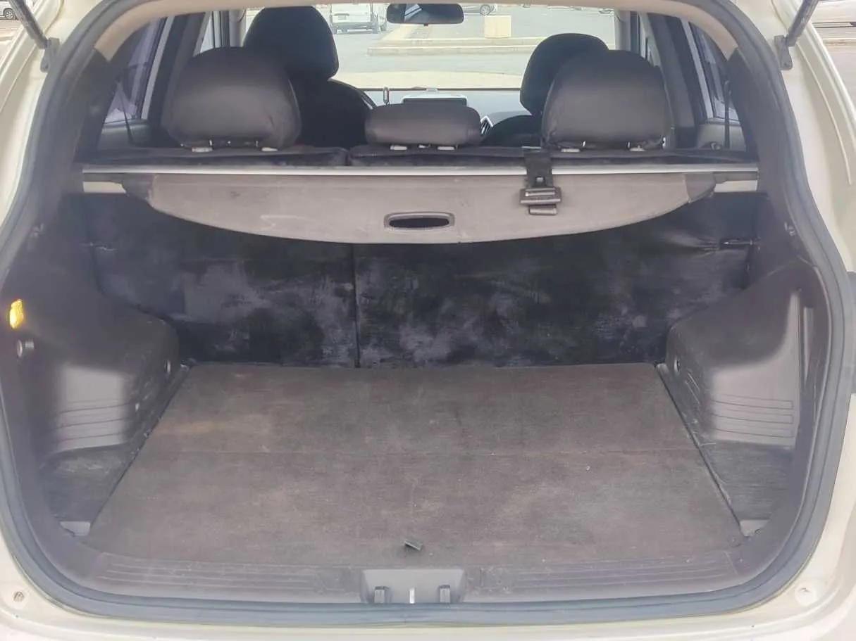 Car image 25