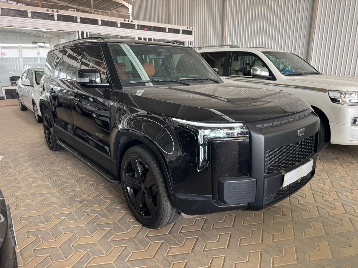 Car image 3