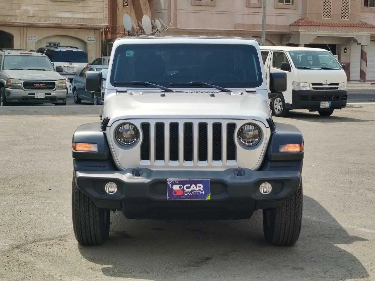 Car image 2