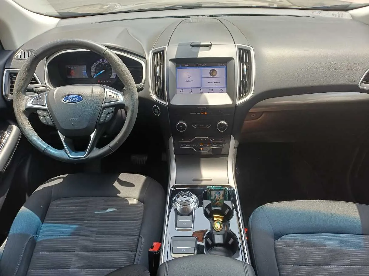 Car image 15