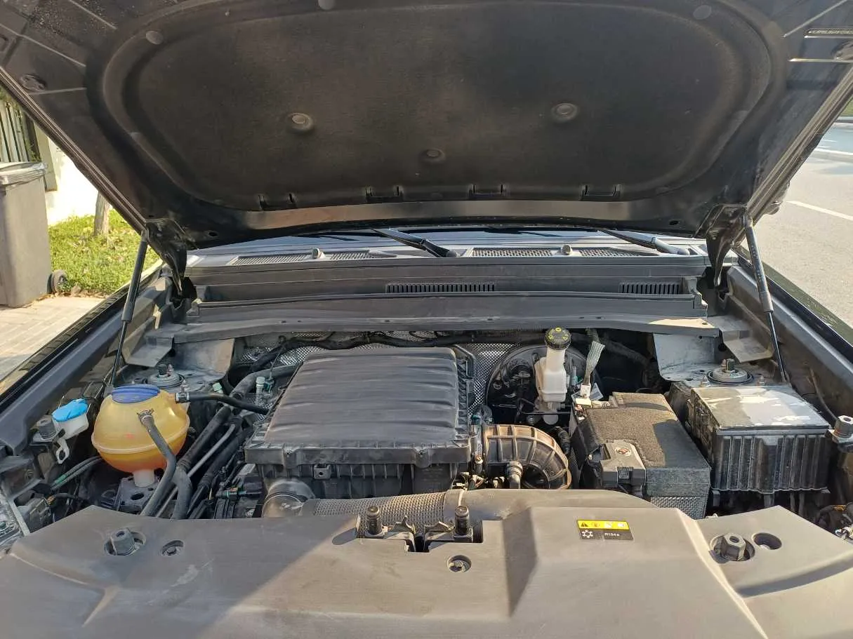 Car image 28