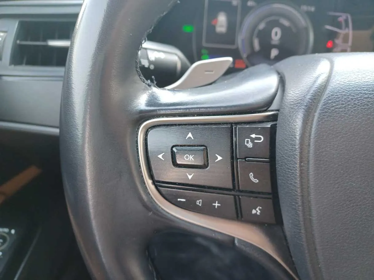 Car image 23