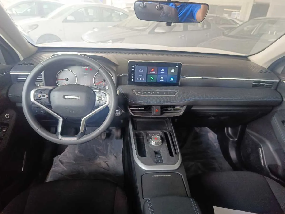Car image 19