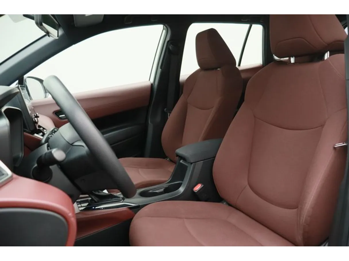 Car image 8