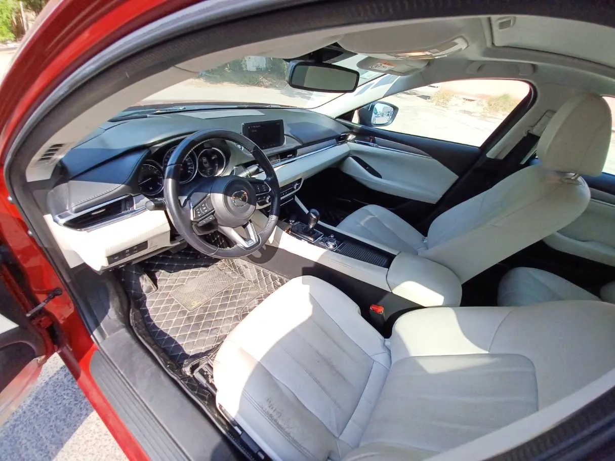 Car image 10